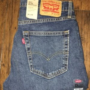 Men’s jeans.
